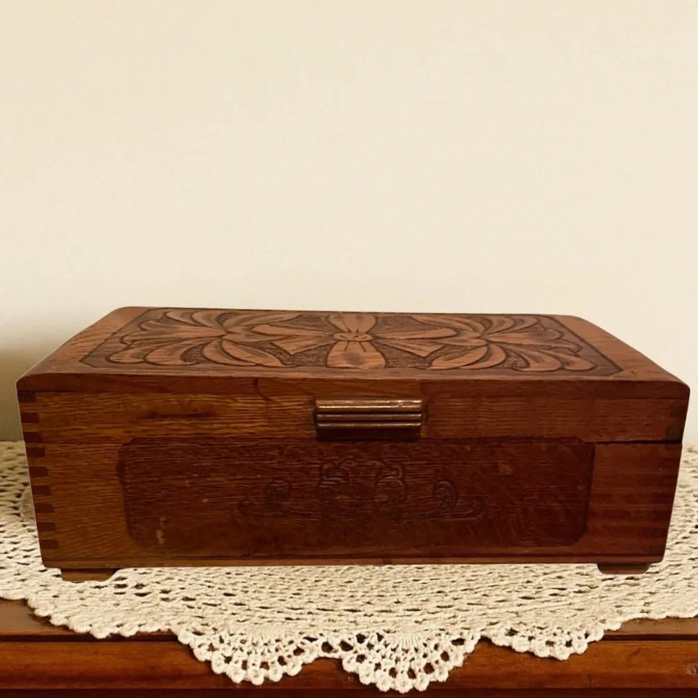 Vintage Solid Wood Carved Bow Candy Jewelry Box Dovetail Mirror Red Felt Lined - Picture 2 of 10